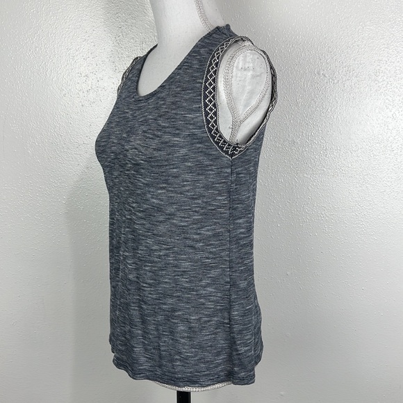 W5 Blouse Women Small Blue Cap Sleeve Chambray Print Aztec Trim Casual Top - Picture 2 of 12